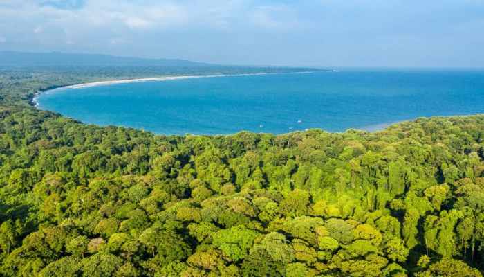 Destinasi Wisata di Pulau Jawa Terbaik yang Wajib Dikunjungi