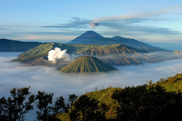 Destinasi Wisata di Pulau Jawa Terbaik yang Wajib Dikunjungi