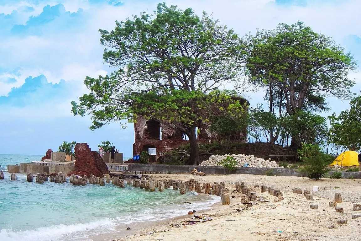 One Day Trip Kelor Onrust Cipir - Island Hopping 3 Pulau